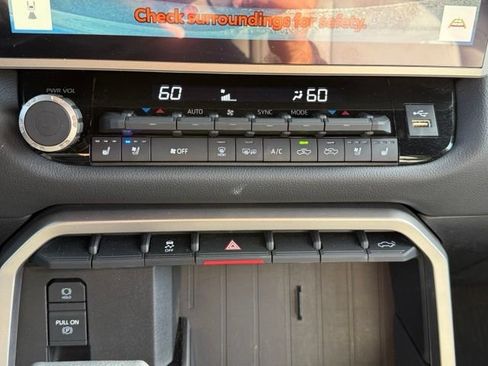 Used 2025 Toyota Tundra Limited AWD/4WD image 23