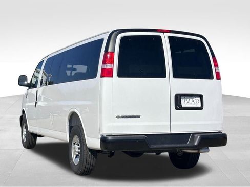 New 2025 Chevrolet Express 3500 LS image 9