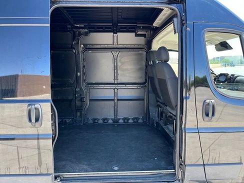 Used 2025 RAM ProMaster 2500 FWD image 10