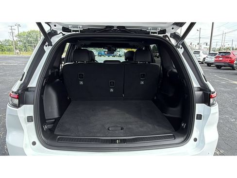 Used 2024 Jeep Grand Cherokee Altitude AWD/4WD image 7