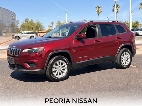 Used 2020 Jeep Cherokee Latitude w/ Cold Weather Group AWD/4WD image 1