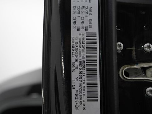 Used 2020 Jeep Cherokee Limited image 25