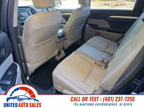 Used 2015 Toyota Highlander Plus AWD/4WD image 10