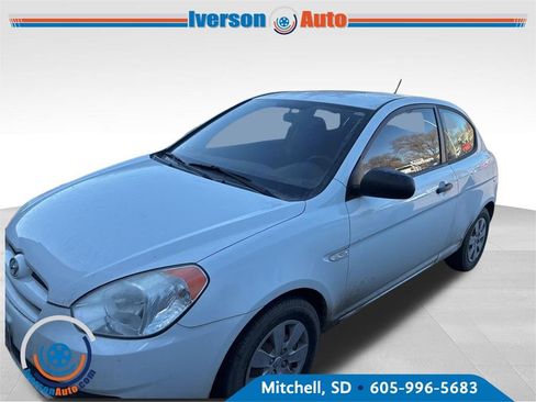 Used 2011 Hyundai Accent GL image 3