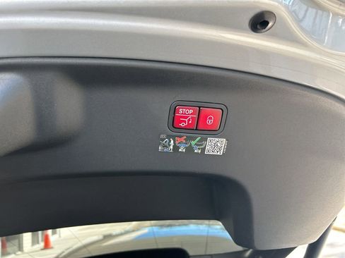 Used 2022 Mercedes-Benz AMG GT 43 w/ Driver Assistance Package image 38