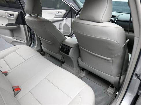 Used 2016 Toyota Camry XLE image 29