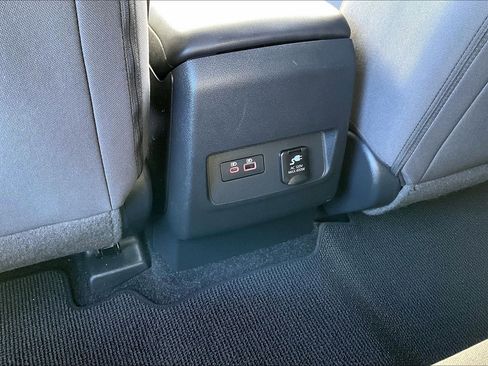 Used 2024 Nissan Frontier SV w/ Hardbody Edition image 15