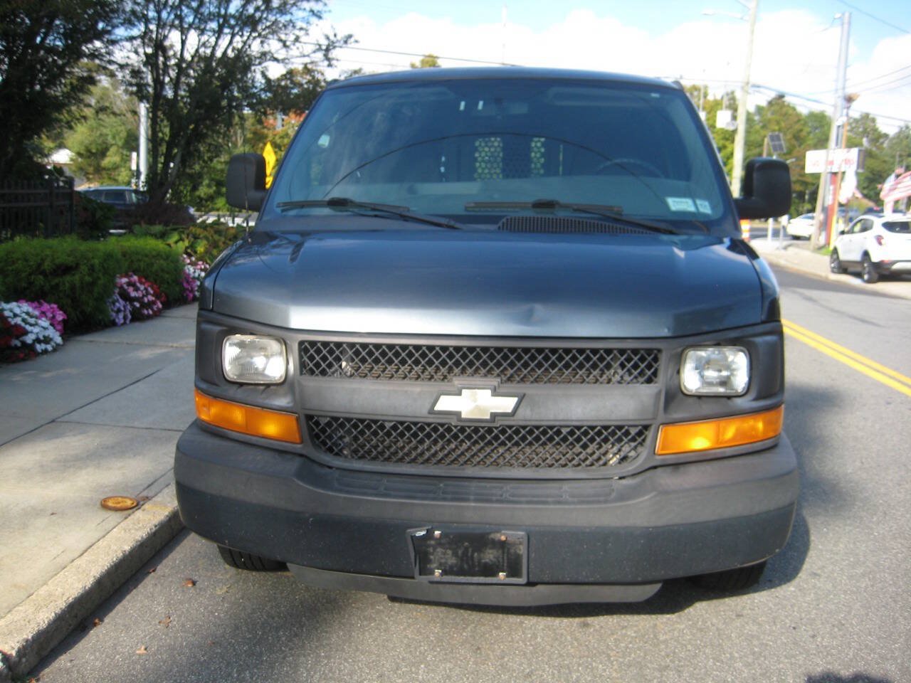 Used 2014 Chevrolet Express 1500 RWD image 3