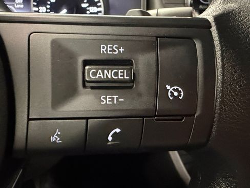 Used 2024 Nissan Rogue S FWD image 31