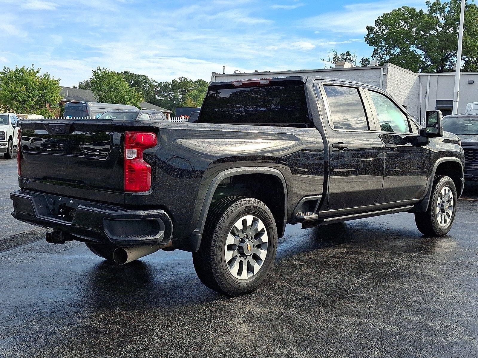 Used 2025 Chevrolet Silverado 2500 Custom w/ Custom Value Package AWD/4WD image 6