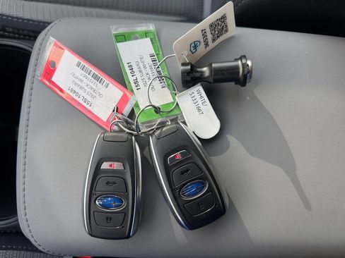 Certified 2025 Subaru Outback Premium w/ Popular Package #1A image 38