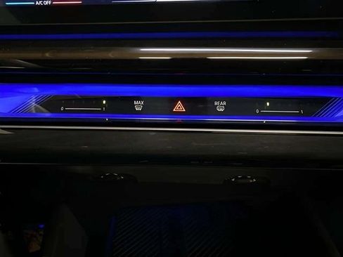 Used 2025 BMW i5 eDrive40i image 48