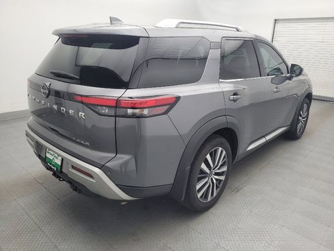 Used 2022 Nissan Pathfinder Platinum w/ Cargo Package FWD image 9