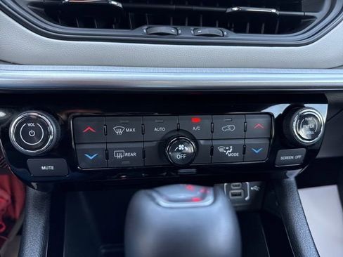 Used 2025 Jeep Compass Limited AWD/4WD image 20