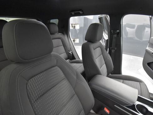 Used 2025 Chevrolet Equinox LT image 17