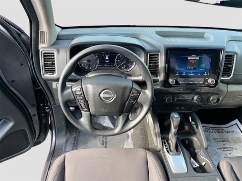 Used 2024 Nissan Frontier SV image 20