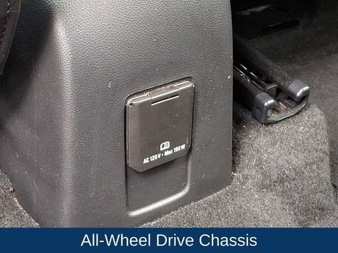 Used 2019 Chevrolet Trax LT w/ LT Convenience Package AWD/4WD image 21