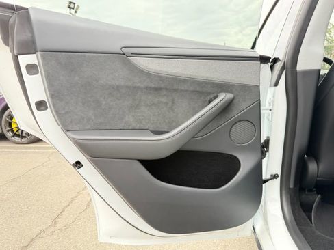 Used 2026 Tesla Model Y AWD image 13