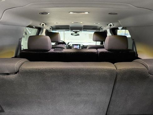 Used 2017 Chevrolet Suburban LS AWD/4WD image 32