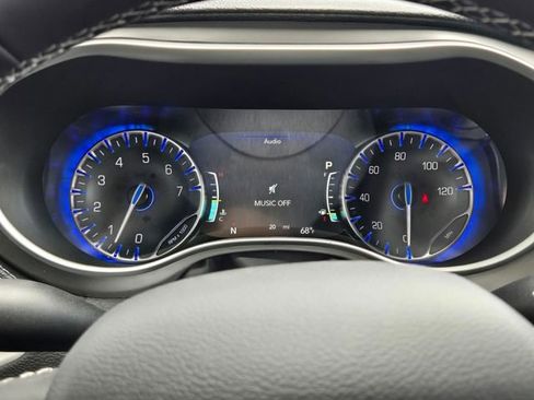 New 2027 Chrysler Pacifica Select FWD image 10