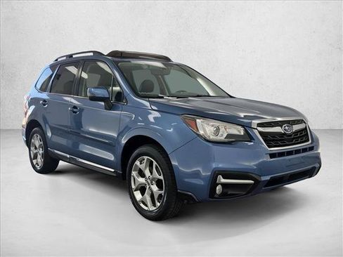 Used 2017 Subaru Forester 2.5i Touring AWD/4WD image 3