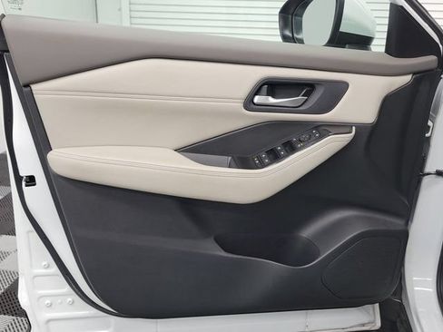 Certified 2024 Nissan Rogue SV w/ SV Premium Package FWD image 18