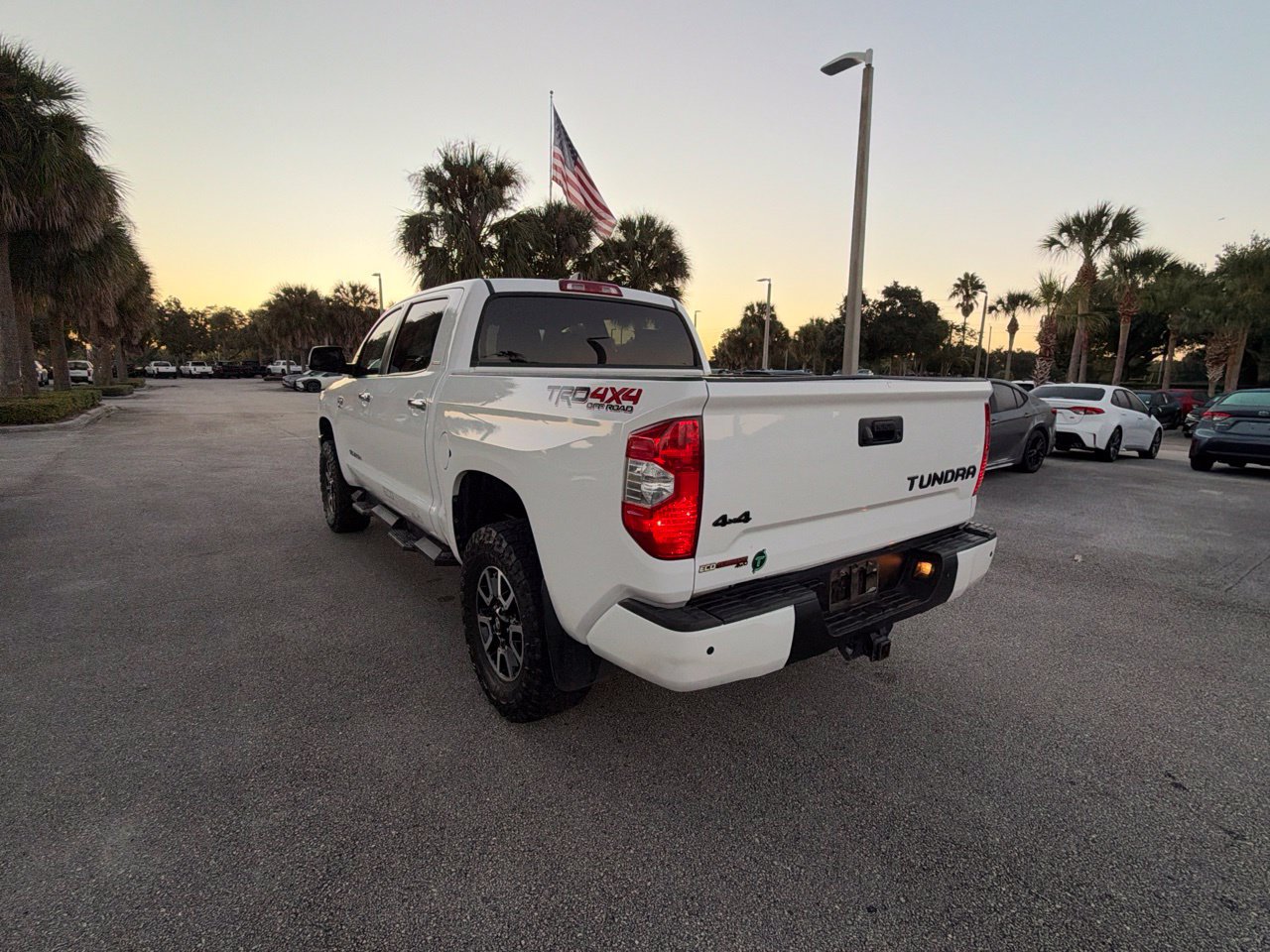 Used 2021 Toyota Tundra Limited w/ Limited Premium Package AWD/4WD image 3