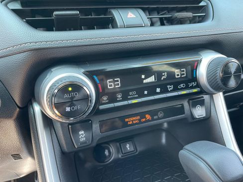 Certified 2022 Toyota RAV4 XLE image 26