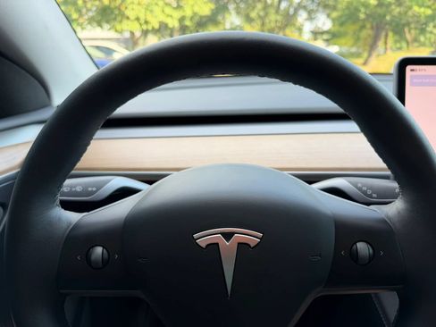 Used 2023 Tesla Model Y AWD image 23