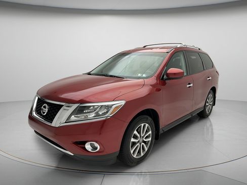 Used 2016 Nissan Pathfinder SV w/ SV Cold Weather Package AWD/4WD image 3