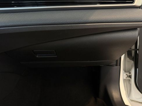Used 2025 Toyota Camry SE FWD image 36