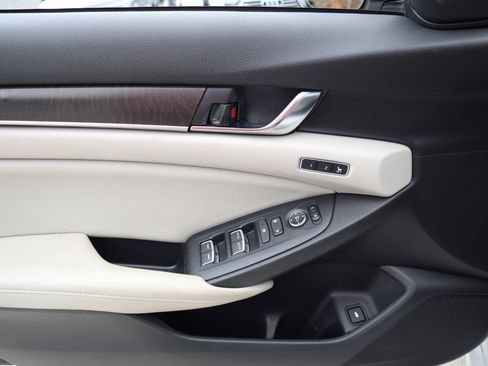 Used 2018 Honda Accord EX-L image 33