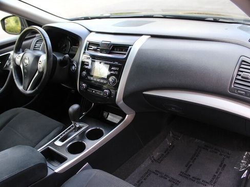 Used 2015 Nissan Altima 2.5 SV w/ Convenience Package FWD image 16