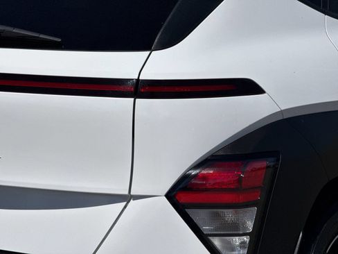 Used 2025 Hyundai Kona SEL image 25