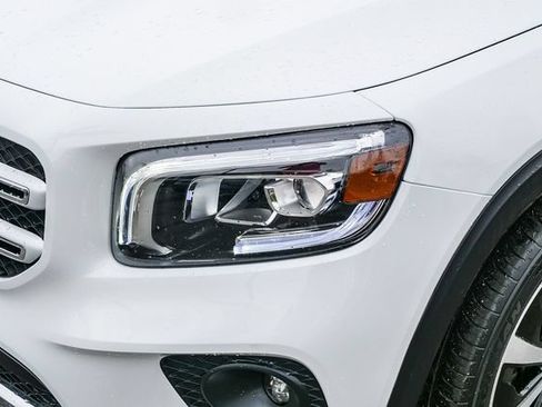 Used 2022 Mercedes-Benz GLB 250 4MATIC image 11