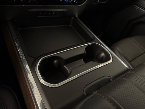 Used 2024 Chevrolet Silverado 2500 High Country w/ Technology Package image 37