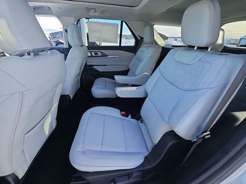 Used 2026 Ford Explorer Platinum w/ LUX Leather Package image 44