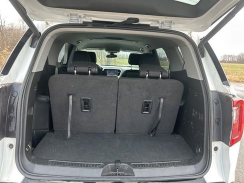 Used 2023 GMC Acadia SLE w/ Driver Convenience Package image 7