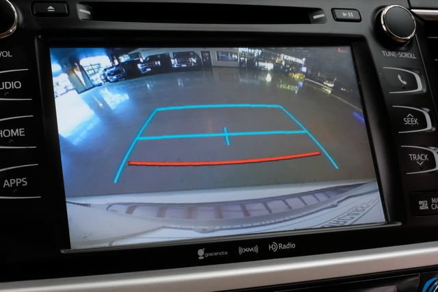 Used 2019 Toyota Highlander XLE FWD image 24