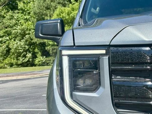 Used 2023 GMC Sierra 1500 Elevation w/ X31 Off-Road Package AWD/4WD image 13