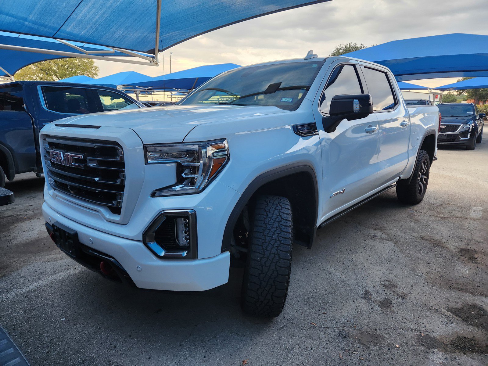 Used 2021 GMC Sierra 1500 AT4 w/ AT4 Value Package AWD/4WD image 2