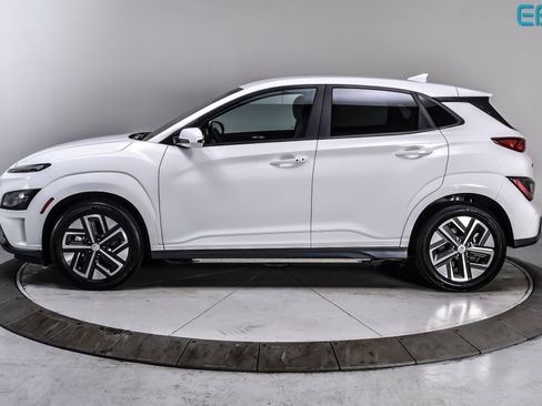 Used 2023 Hyundai Kona SE w/ Cargo Package FWD image 3