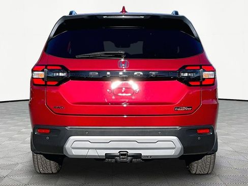 Used 2025 Honda Pilot TrailSport image 7