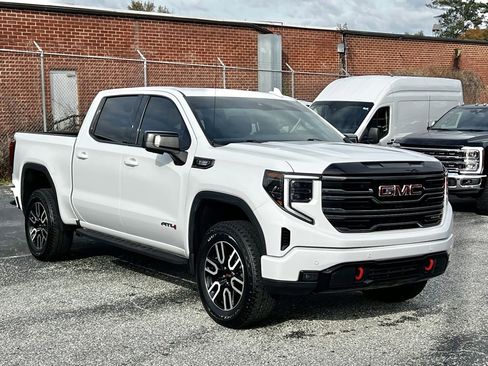 Used 2025 GMC Sierra 1500 AT4 w/ AT4 Premium Package image 8