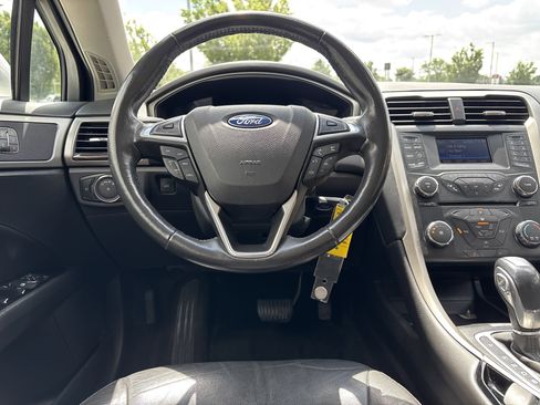 Used 2013 Ford Fusion SE FWD image 26