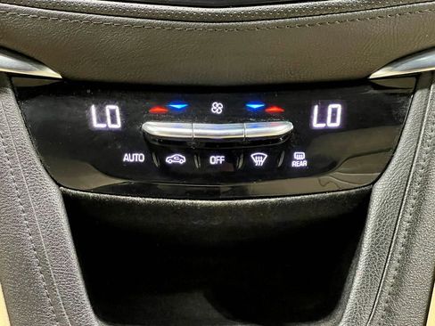 Used 2019 Cadillac XT5 FWD image 24