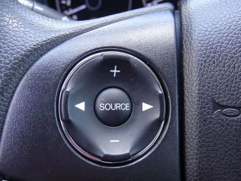 Used 2020 Honda HR-V LX image 16
