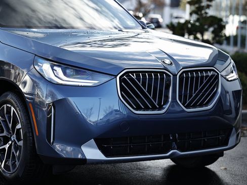 Used 2026 BMW X3 xDrive30 w/ Premium Package image 2