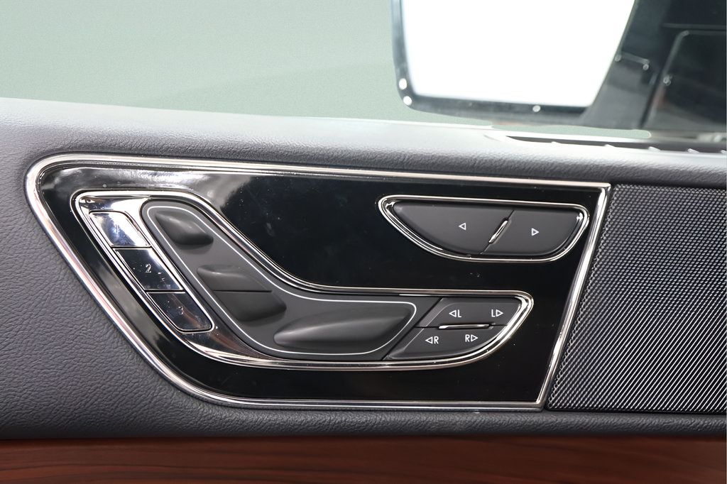 Used 2024 Lincoln Navigator Reserve AWD/4WD image 22
