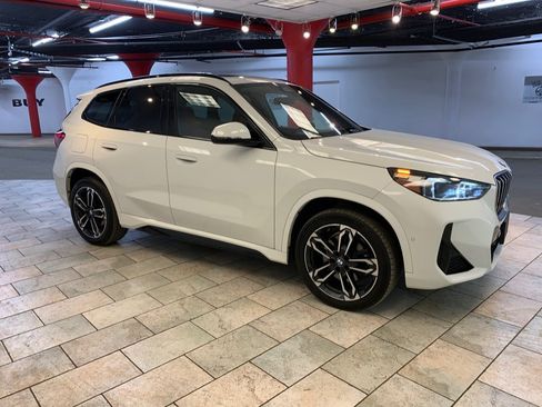 Used 2023 BMW X1 xDrive28i w/ M Sport Package AWD/4WD image 12